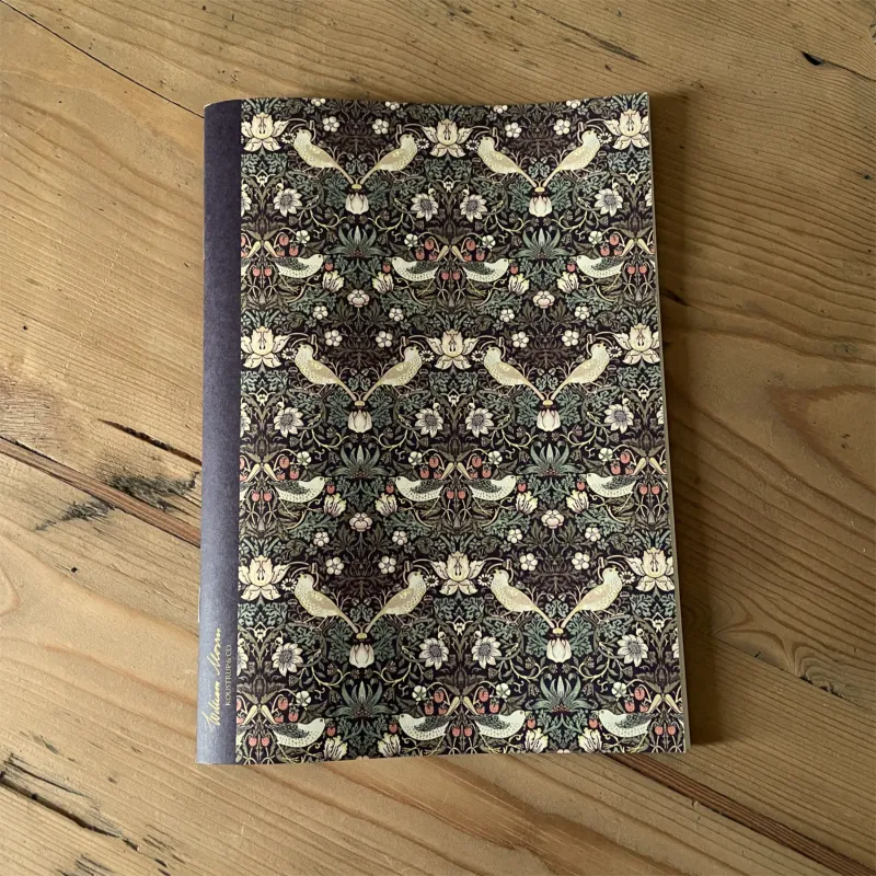 Cahier William Morris "Le Voleur de Fraises - Chocolate Slate" - Grand plan