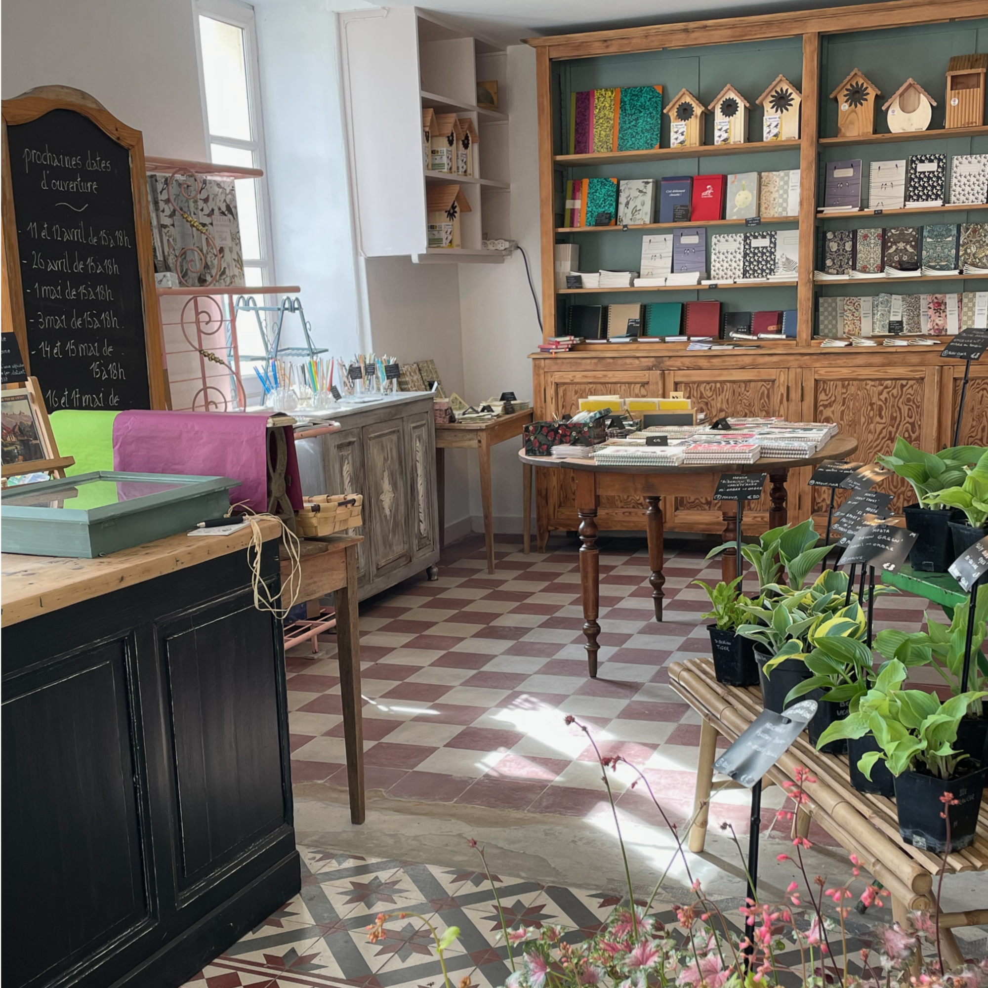 Stationary shop